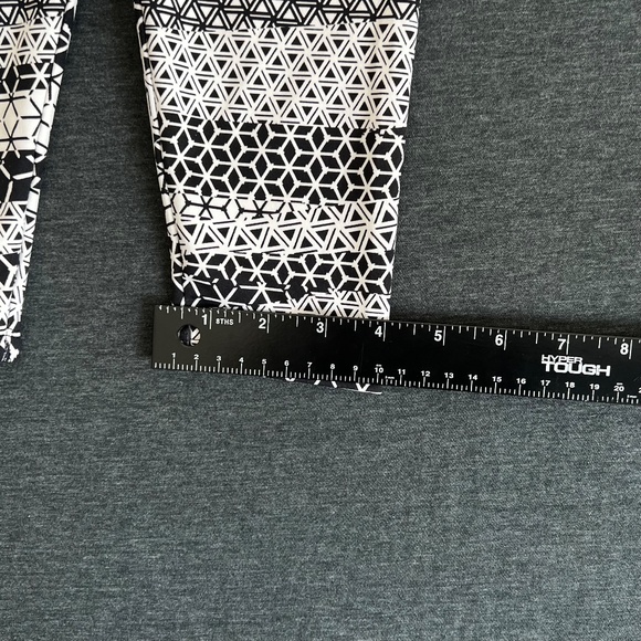 NWT Nike Dry Little Girls' Sport Essentials Leggings Geometric Pattern Size 6 - Picture 8 of 10